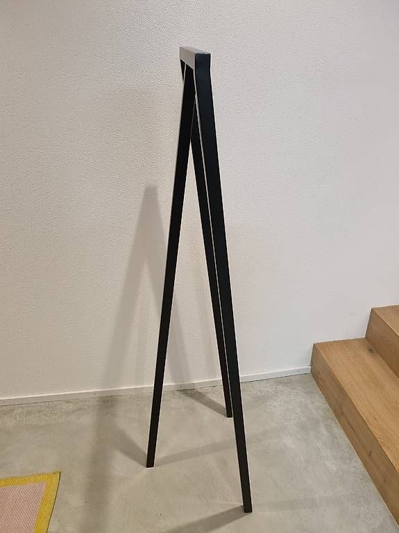Garderobe: HAY Loop Stand Garderobe – Gebraucht aus Hedingen von Schicktritt
