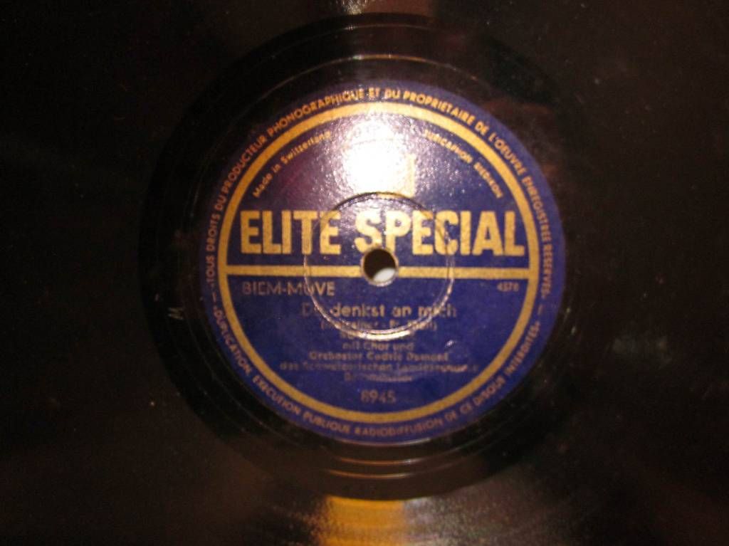 Schallplatten: 3 Disques 78 tours (374) – Gebraucht aus la Chaux-de-Fonds von Lampe 1