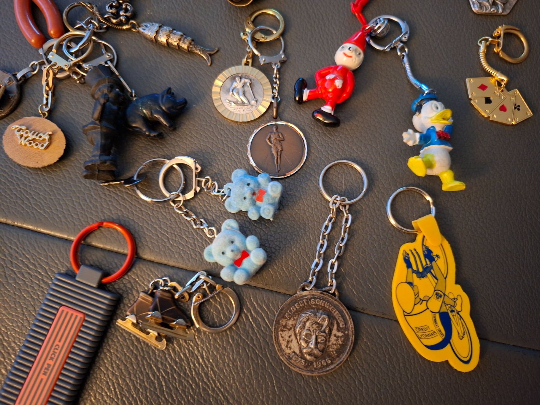 Portachiavi: Collection de porte-clés variés -51×! – Usato da Cheseaux sur lausanne venduto da Asergio 4