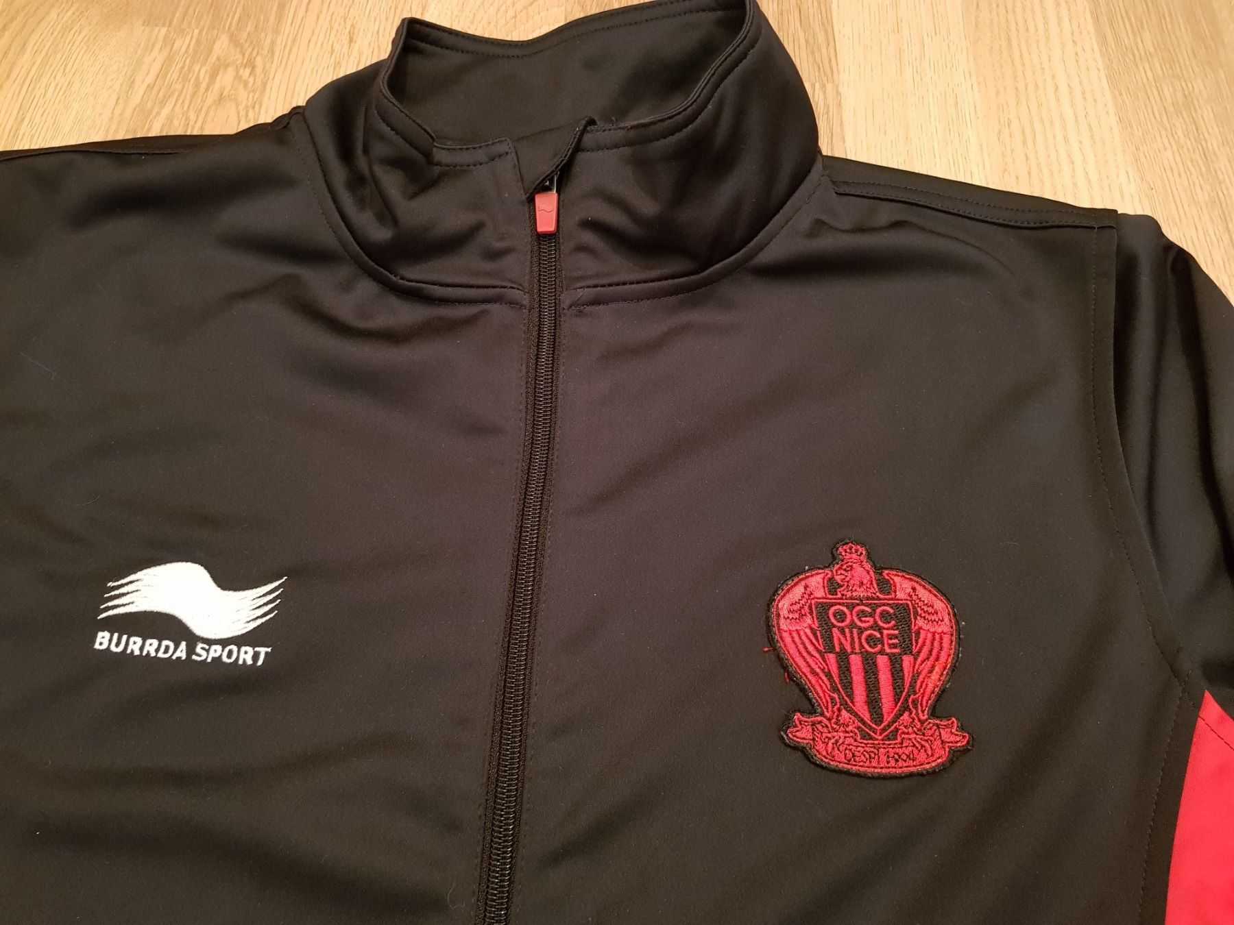 Jacken: Nizza Burda Sport Trainingsjacke, Grosse M – Gebraucht aus Le Mouret von Pantini 1