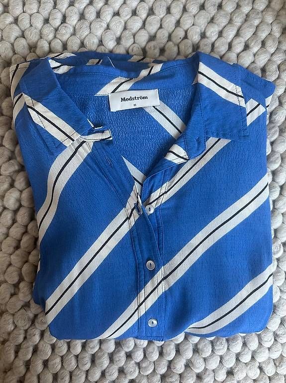 Robes: Tolles Kleid von Modström aus Viskose – D'occasion à Luzern par dariajenni 3