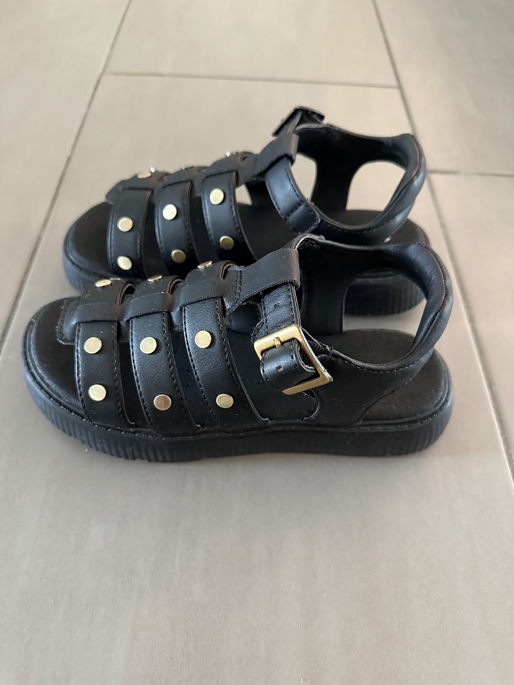 Geox Chaussures filles: Geox respira Mädchen Sandale Gr. 35 – D'occasion à Uetikon am See par sambasan