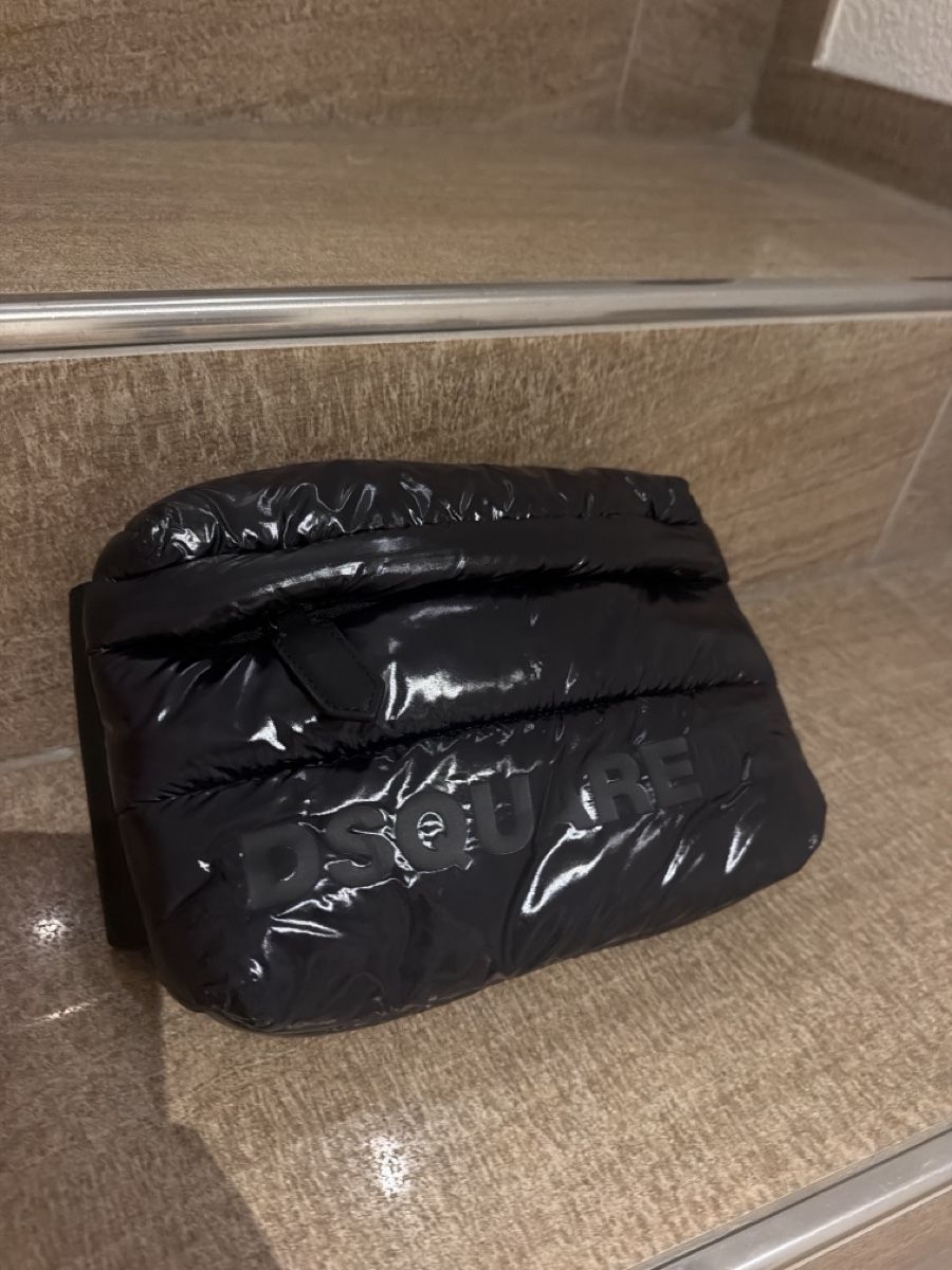 Dsquared2 Borse: Dsquared2 Umhängetasche schwarz NEU – Nuovo (secondo la descrizione) da Gelterkinden venduto da Jasmina2009