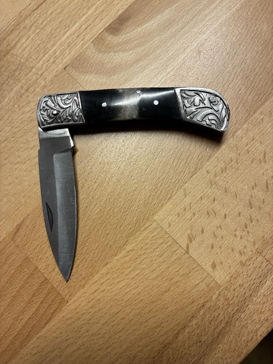Coltelli tascabile: Couteau de poche  – Usato da Les Bayards venduto da Mutz51