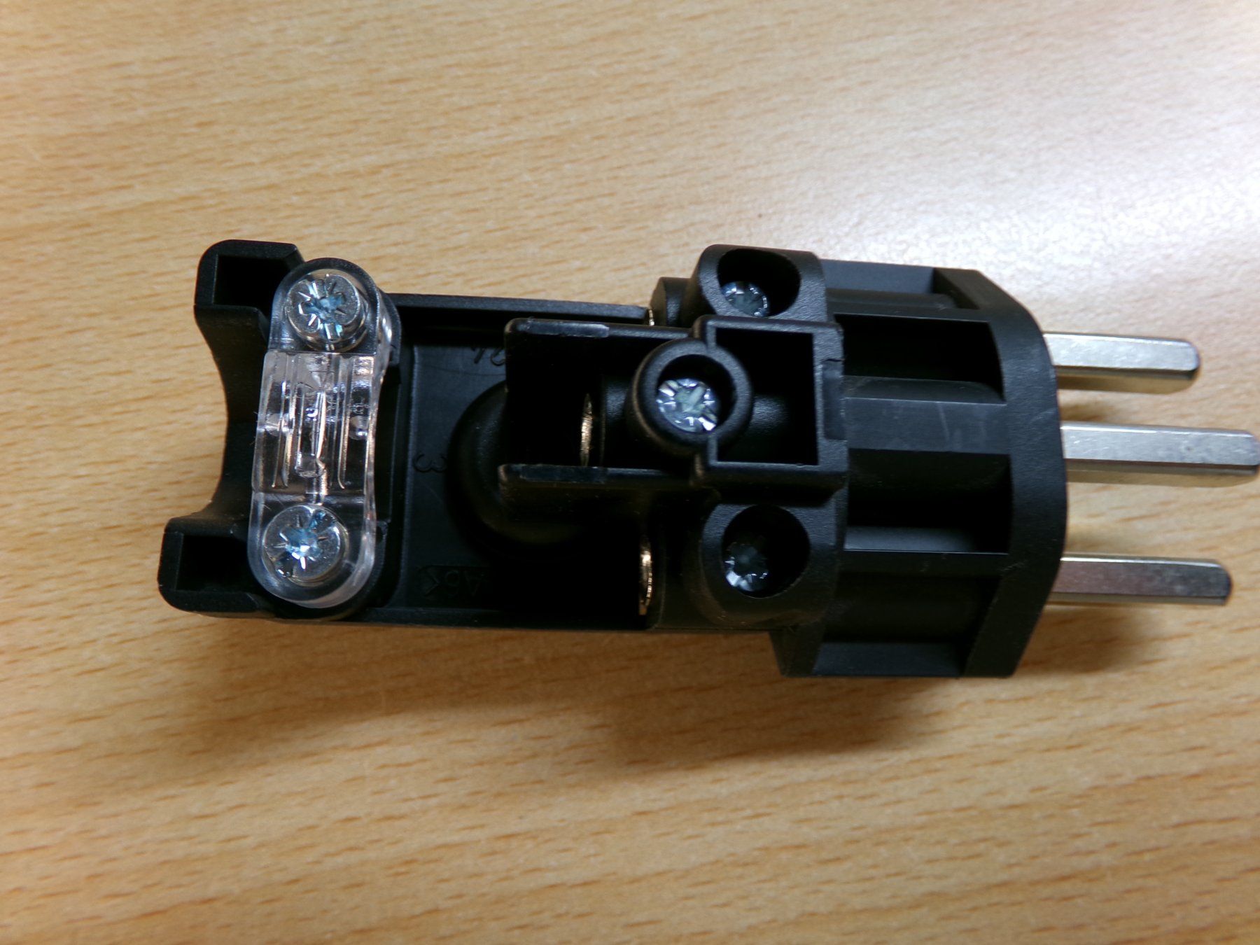 Spine: Typ23 Stecker – Usato da Hombrechtikon venduto da Maloev17 2