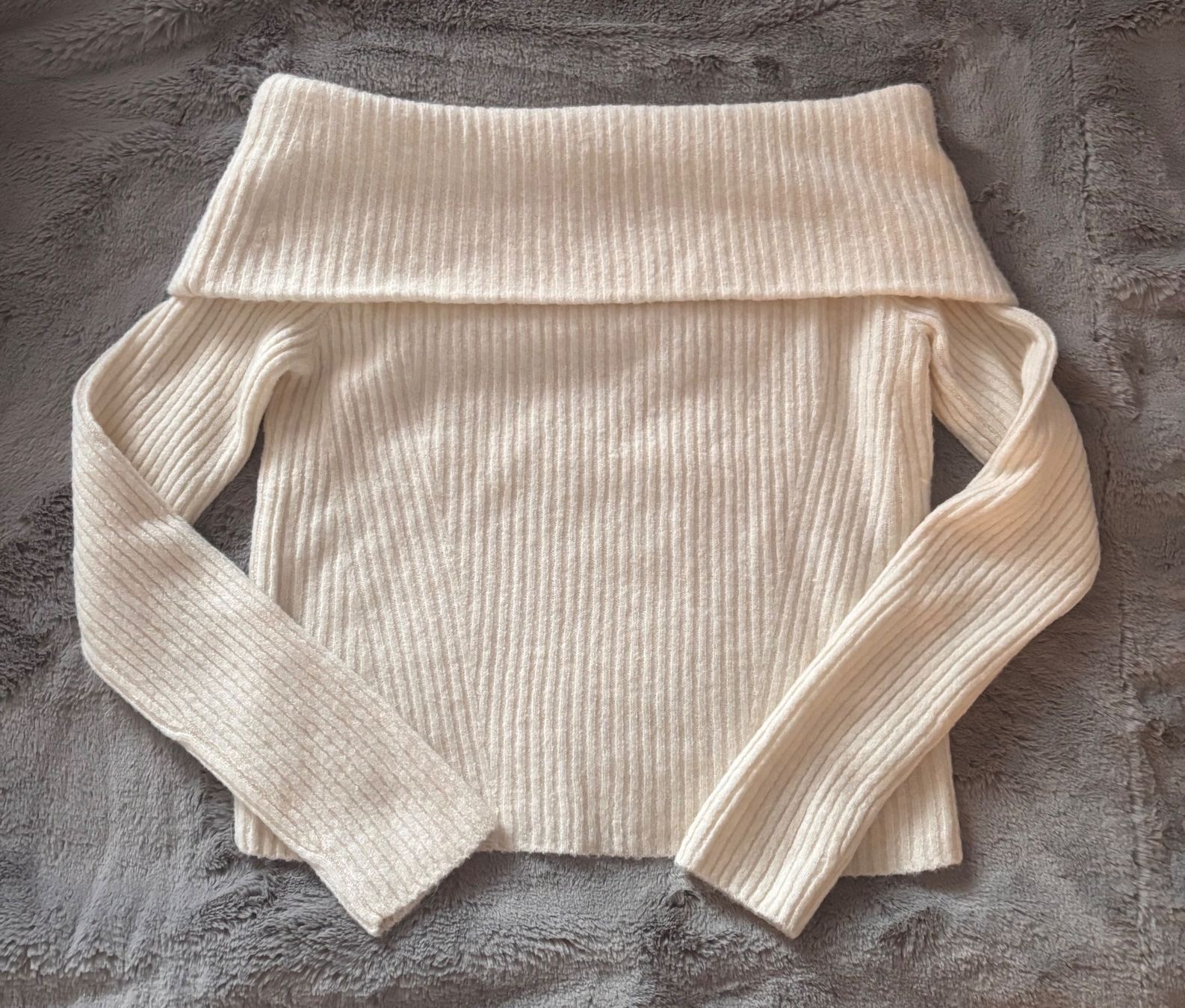 H&M Pulls & Sweat-shirts: H&M Off the shoulder Pullover – Neuf (Voir description) à Herrliberg par eka_dz6d