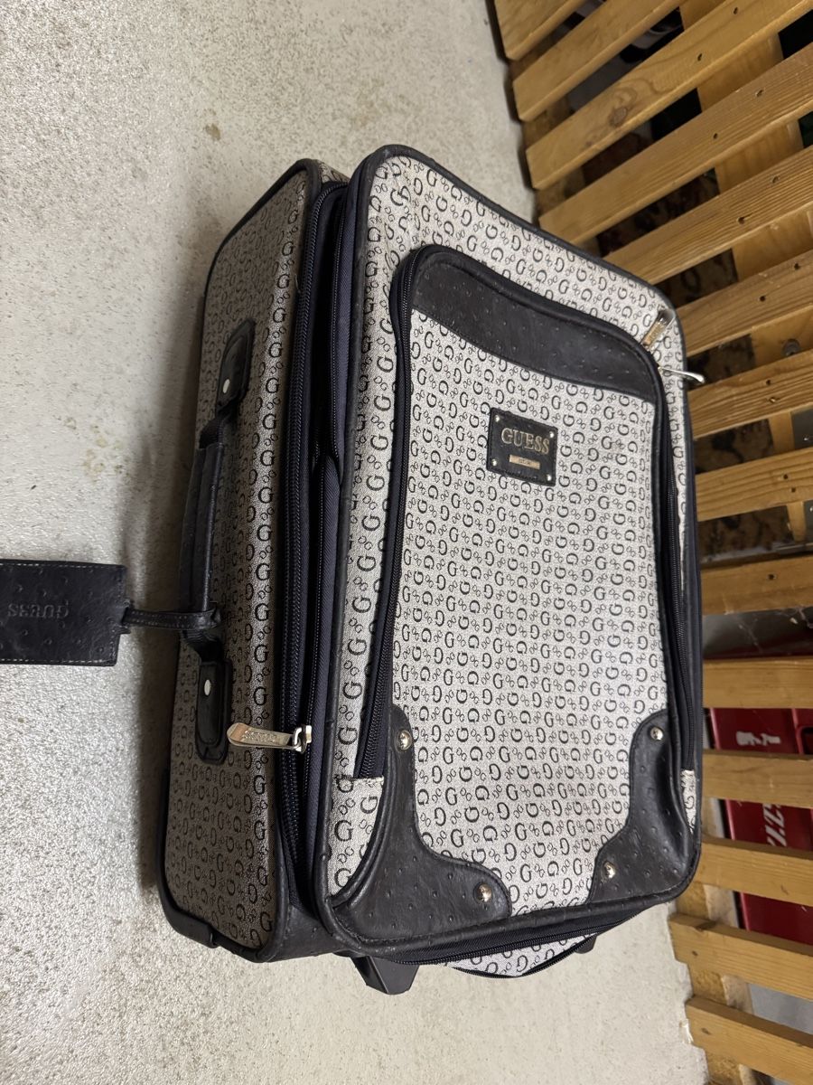 Valises de voyage: Guess Koffer – D'occasion à Emmenbrücke par Laurelo 1