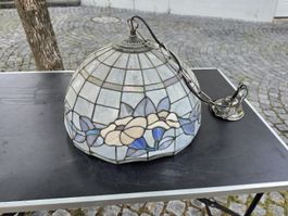 Hängelampe Tiffany Stil Glaskuppel Blumenmuster gebraucht. 