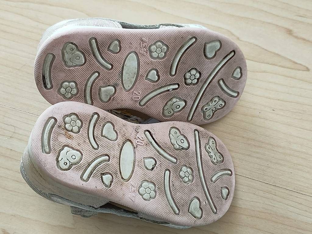 Schuhe für Mädchen: Mädchen Leder Sandalen weiss Circo Gr 20 – Gebraucht aus Münchenstein von sterni_0813 1