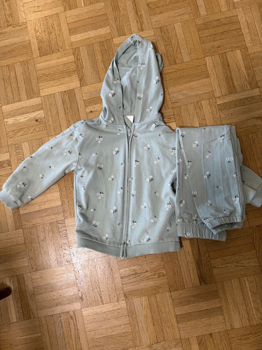 Lotti & Set di vestiti: Ensemble Waikiki LC 98/104 – Usato da La Tour-de-Peilz venduto da Leeleeka