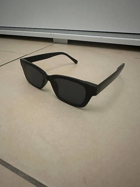 Occhiali & Lenti: Sonnenbrille – Usato da Schlieren venduto da S_Dragon