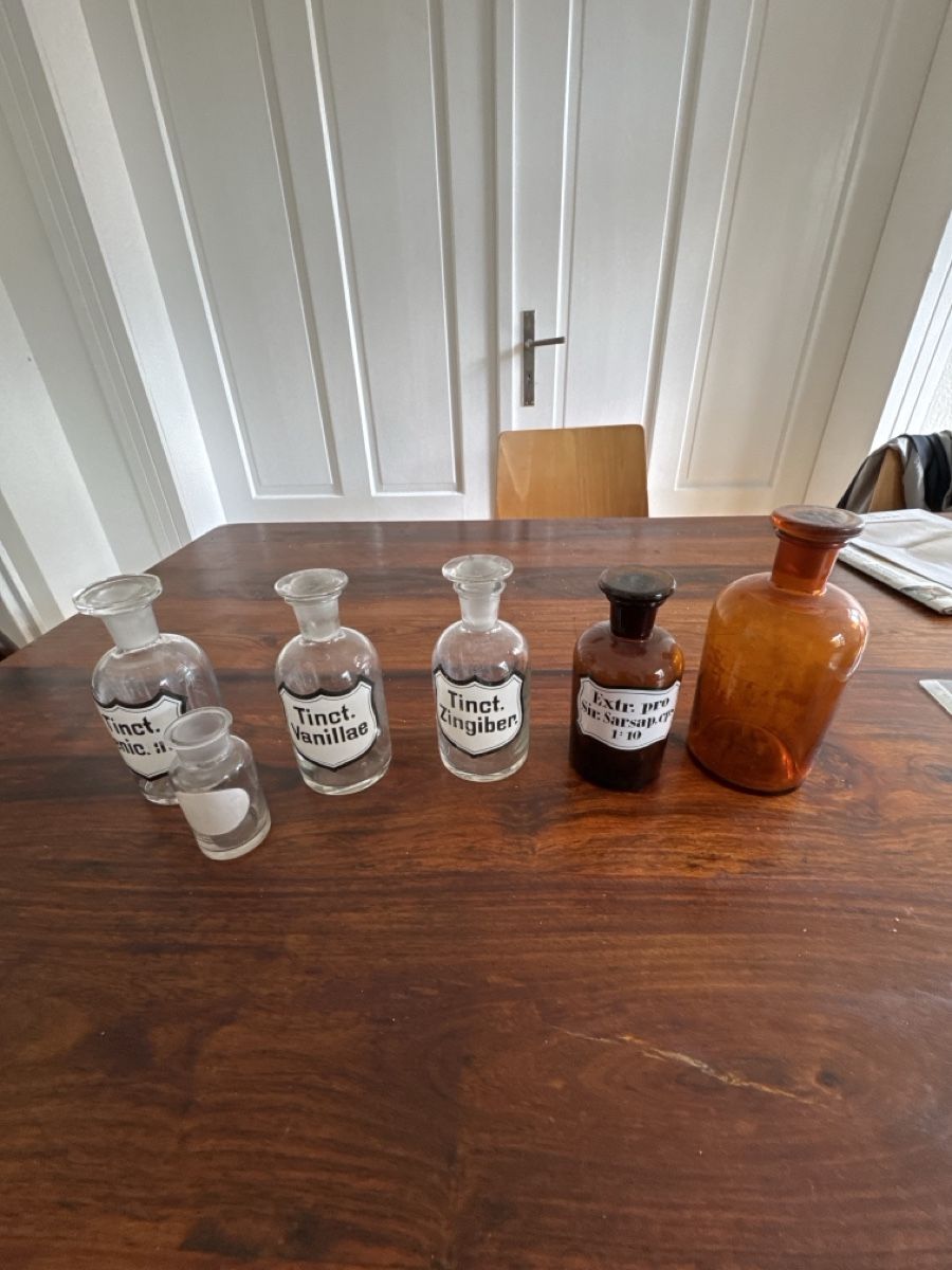 Accessori da laboratorio: 6 antike Apothekerflaschen – Usato da Zürich venduto da 2013tg