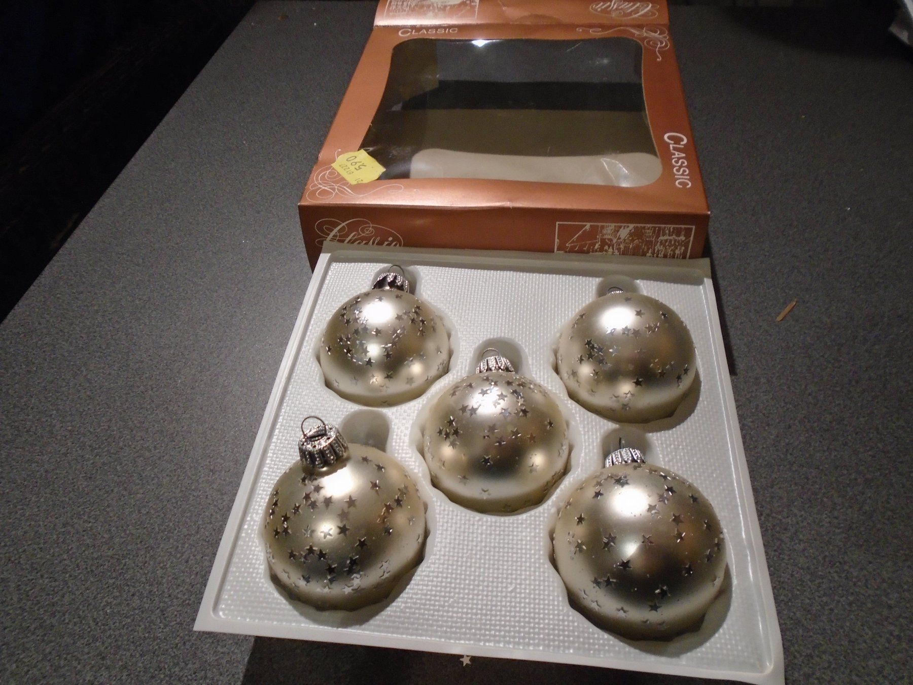 Tutte le decorazioni: Weihnachtskugel 5 Stück, silberfarbig mit Sternen – Usato da Zürich venduto da abraxas1291
