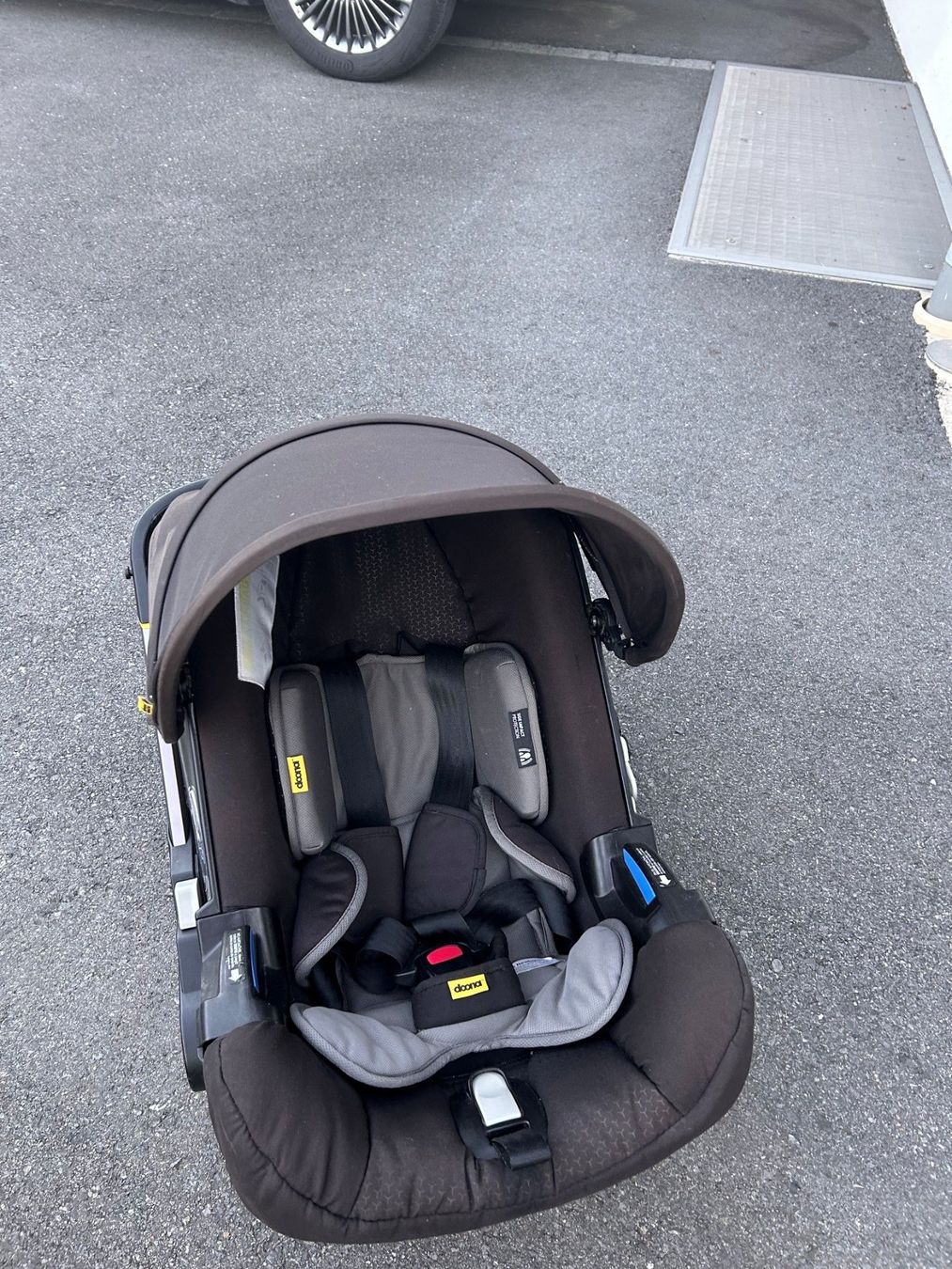 Doona Kinderwagen: Doona Kinderwagen mit Isofix Basis – Gebraucht aus Felsberg von saja00 3