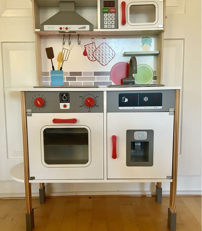 Kleine Barista-Träume: Holz-Kaffeemaschine Für Kinder Mit Echtem Spielspaß