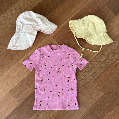 Mädchen Sommer Set: Shirt s.Oliver, Gr. 92/98 & 2 Hüte