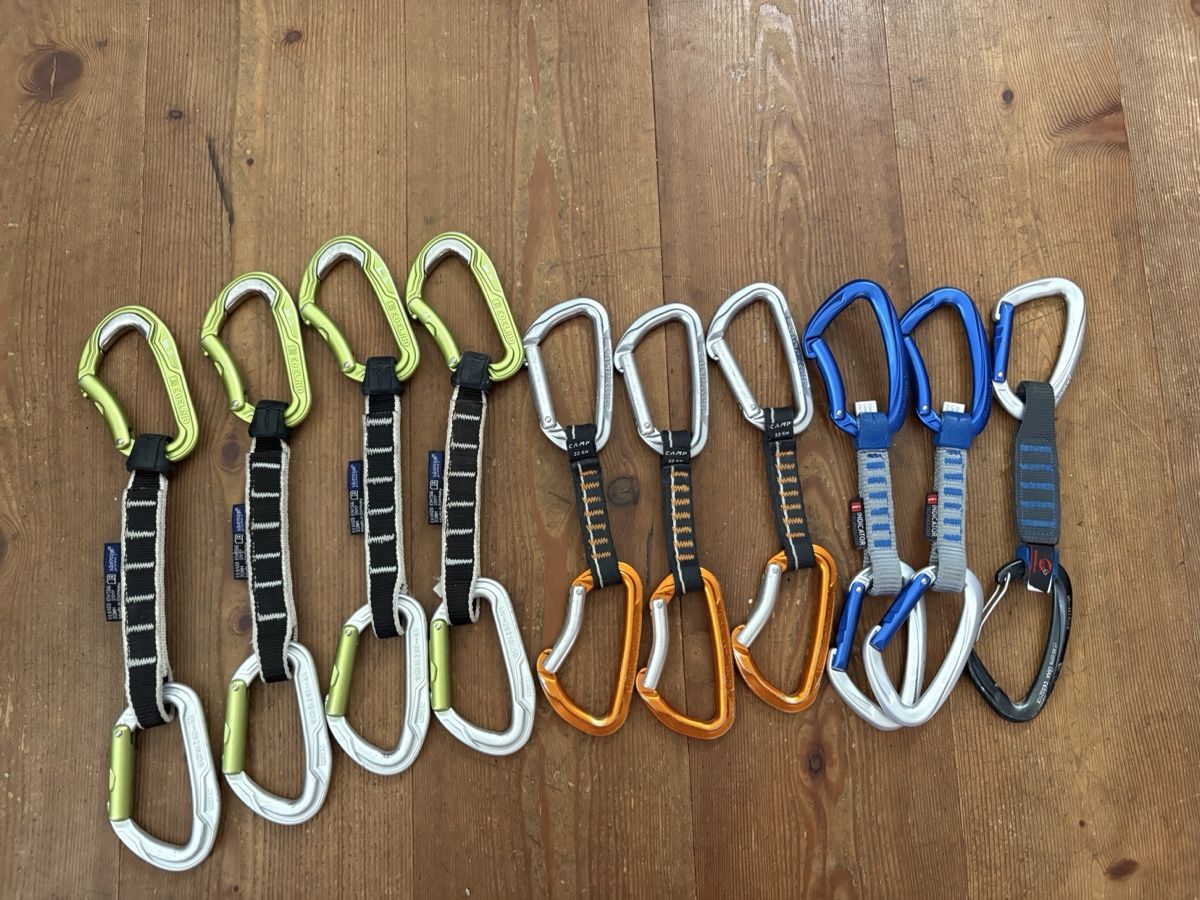 Attrezzatura da arrampicata: 10 climbing quickdraws, used – Usato da Celerina venduto da jor_vhy8