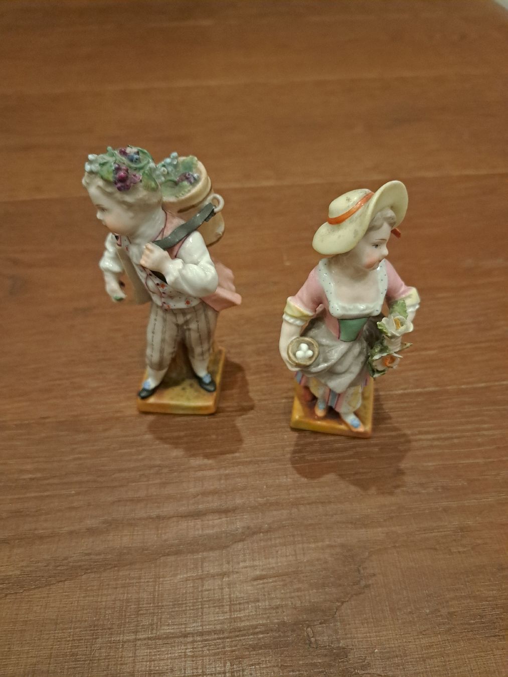 Statuette: Antike Sitzendorfer oder Meissen Porzellanfiguren – Usato da Grossdietwil venduto da hufi10