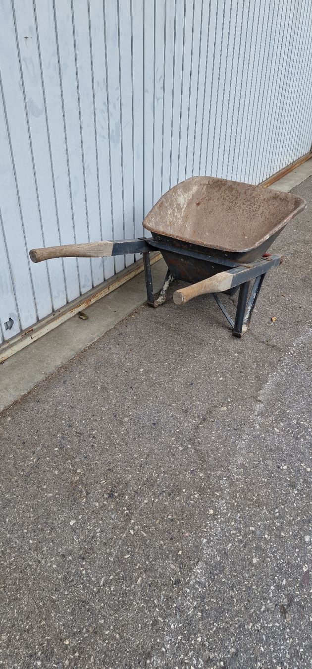 Carriole: Schubkarre, Gartenkarre  – Usato da Pfäffikon SZ venduto da Brocki-21 2