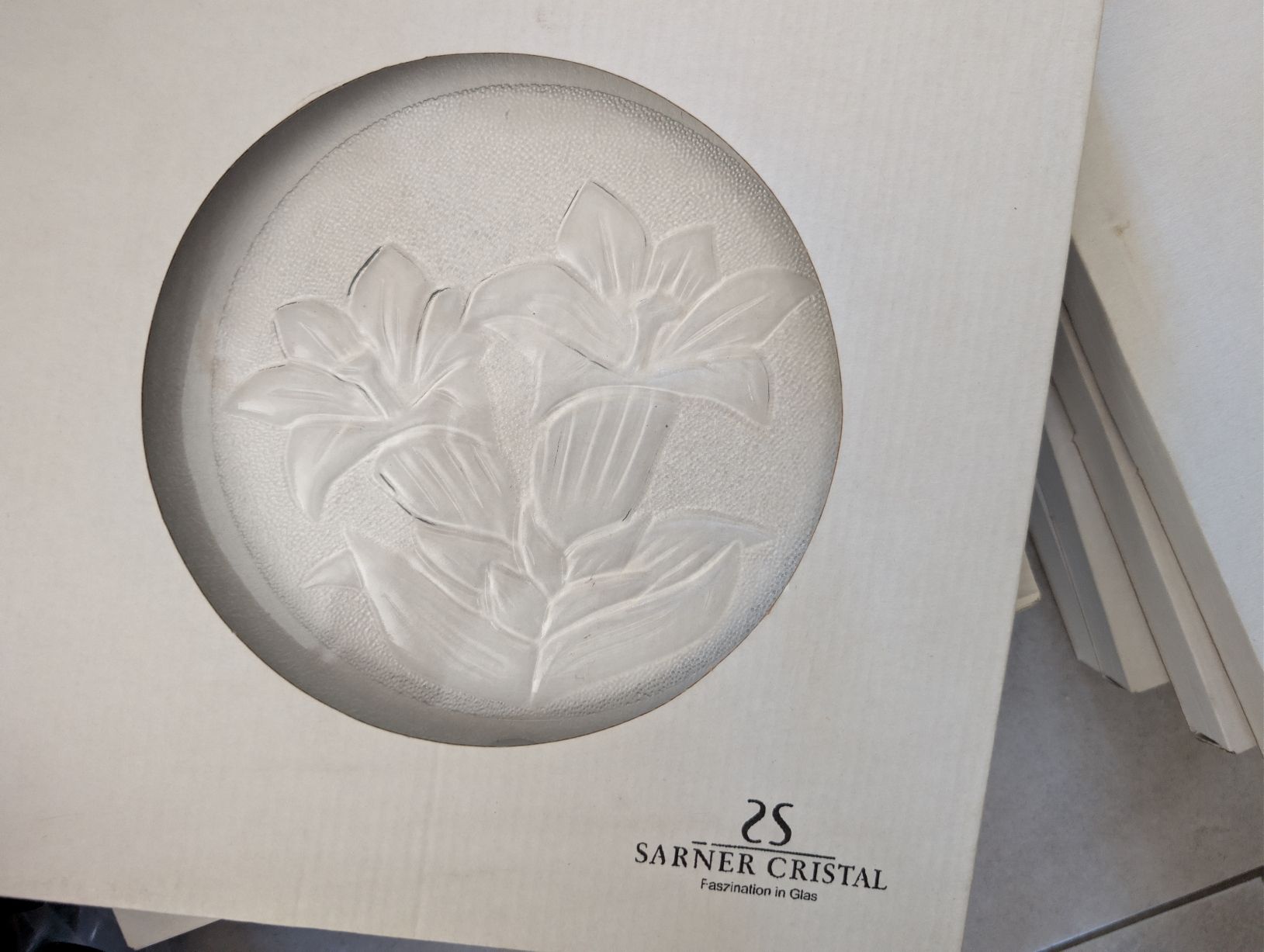 Teller: Glasteller Enzian  – Neu und originalverpackt aus Bern von berneroberlaenderin