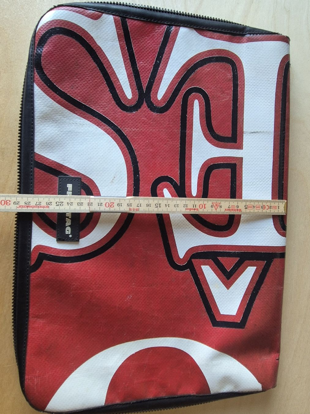 Freitag Borse: Freitag Tasche Notebook Rot Weiss Grosses Logo – Nuovo (secondo la descrizione) da Busswil BE venduto da Thomthom1 5