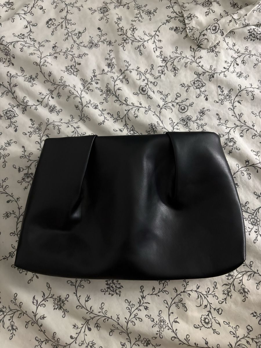 Borse da donna: Borsa nera in similpelle da sera con pieghe – Nuovo (secondo la descrizione) da Lamone venduto da sar_9bsk 1