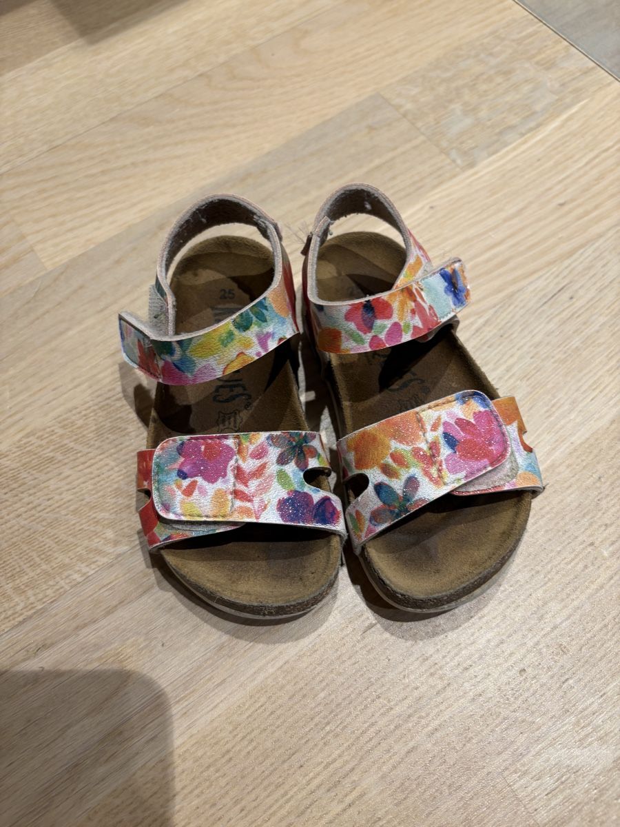 Scarpe per ragazzi: Mädchensandalen Gr. 25 – Usato da Zürich venduto da davidihagee