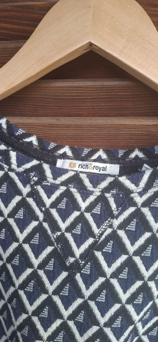 Rich & Royal Pulls & Sweat-shirts: Rich & Royal Pullover geometrisch Muster XS – D'occasion à Brienz BE par mondchatz1 1