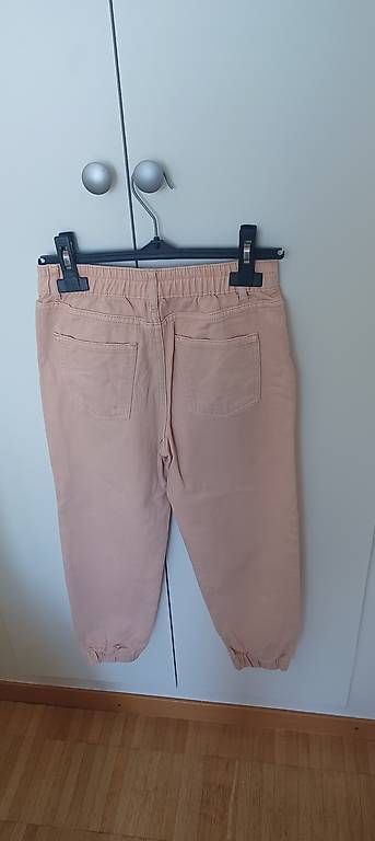 Hosen: Pantalon en jean saumon 8 ans – Gebraucht aus GENEVE von NathalieI01 1