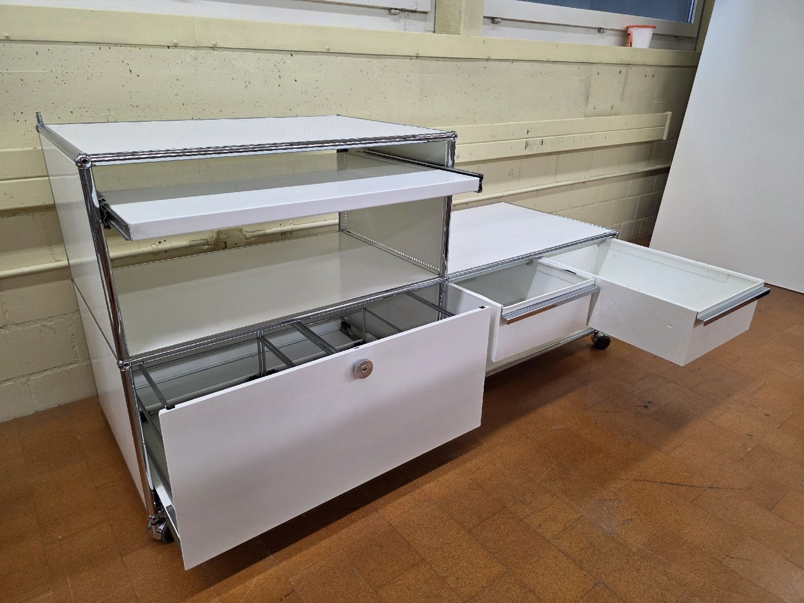 USM Regale: Designer Regal USM Haller in weiss – Gebraucht aus Lichtensteig von UsedINStore 3