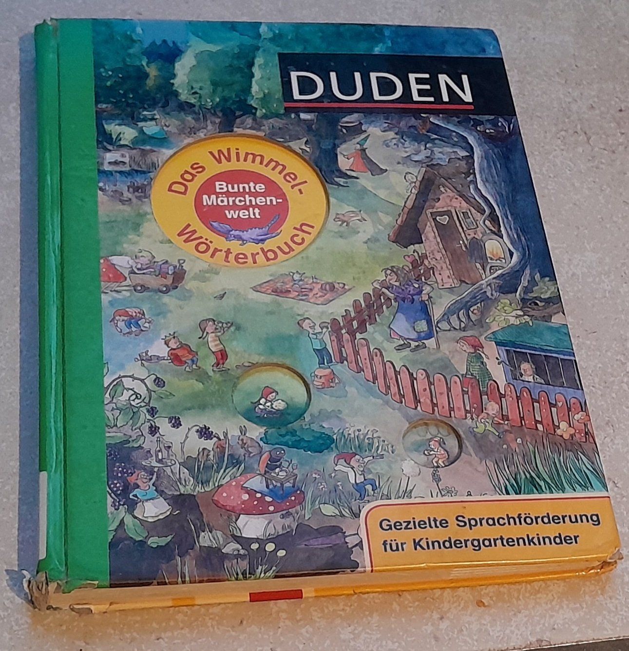 Libri: Duden - Das Wimmel-Märchen-Welt Wörterbuch – Usato da Zürich venduto da cole15