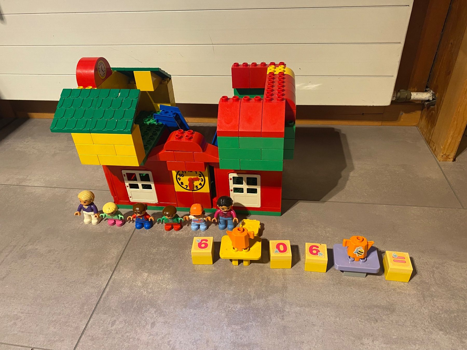 Lego Spielzeuge: Lego Duplo Schulhaus – Gebraucht aus Mastrils von scipio753
