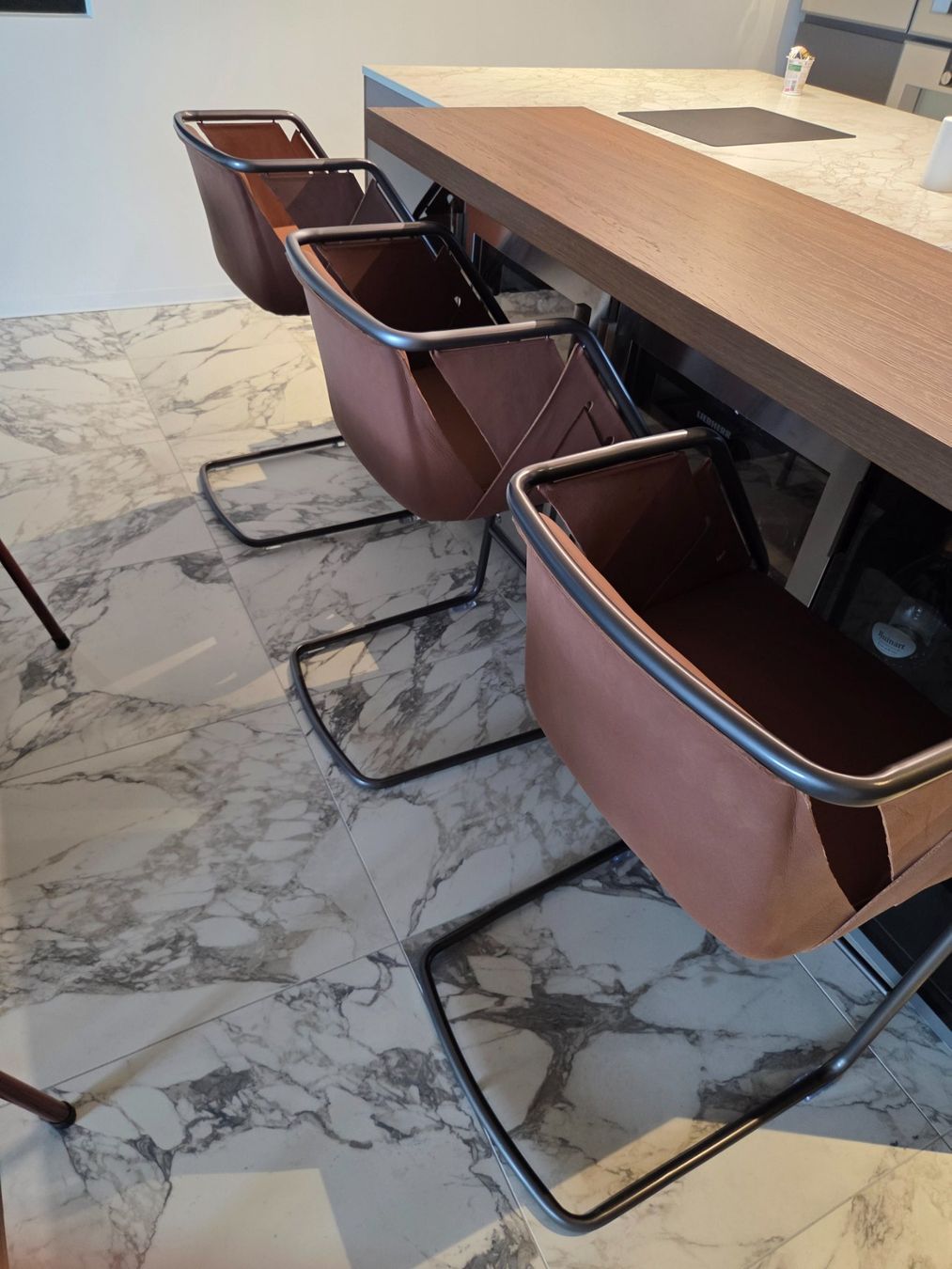 Seggioloni: 2 Chaises de bar type '' HENGE Strip Stool '' – Nuovo (secondo la descrizione) da Lugnorre venduto da Hbsvo 1