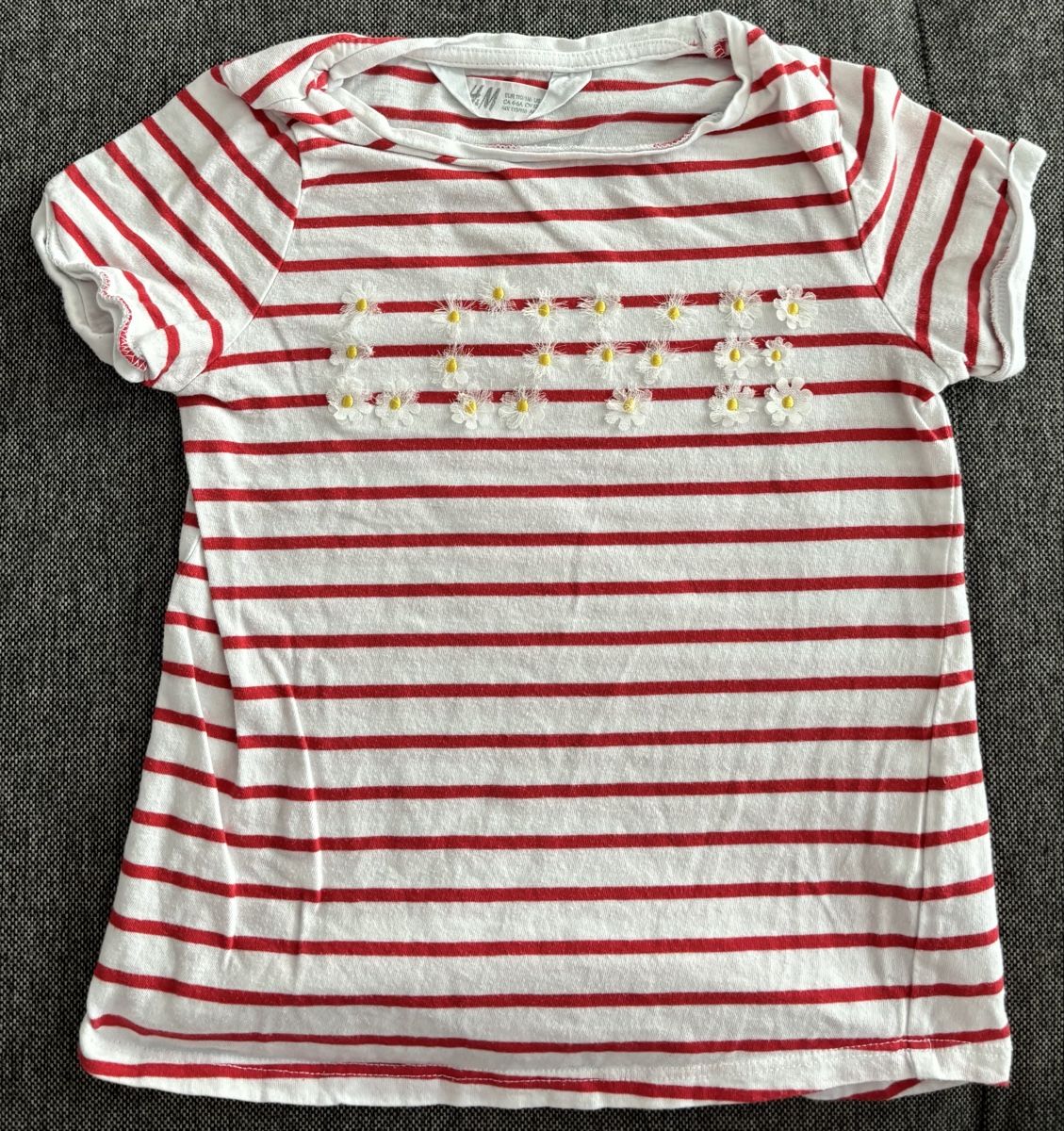 H&M Blusen, T-Shirts & Tops: H&M Shirt Gr. 110/116, gestreift – Gebraucht aus Jegenstorf von Annina0506