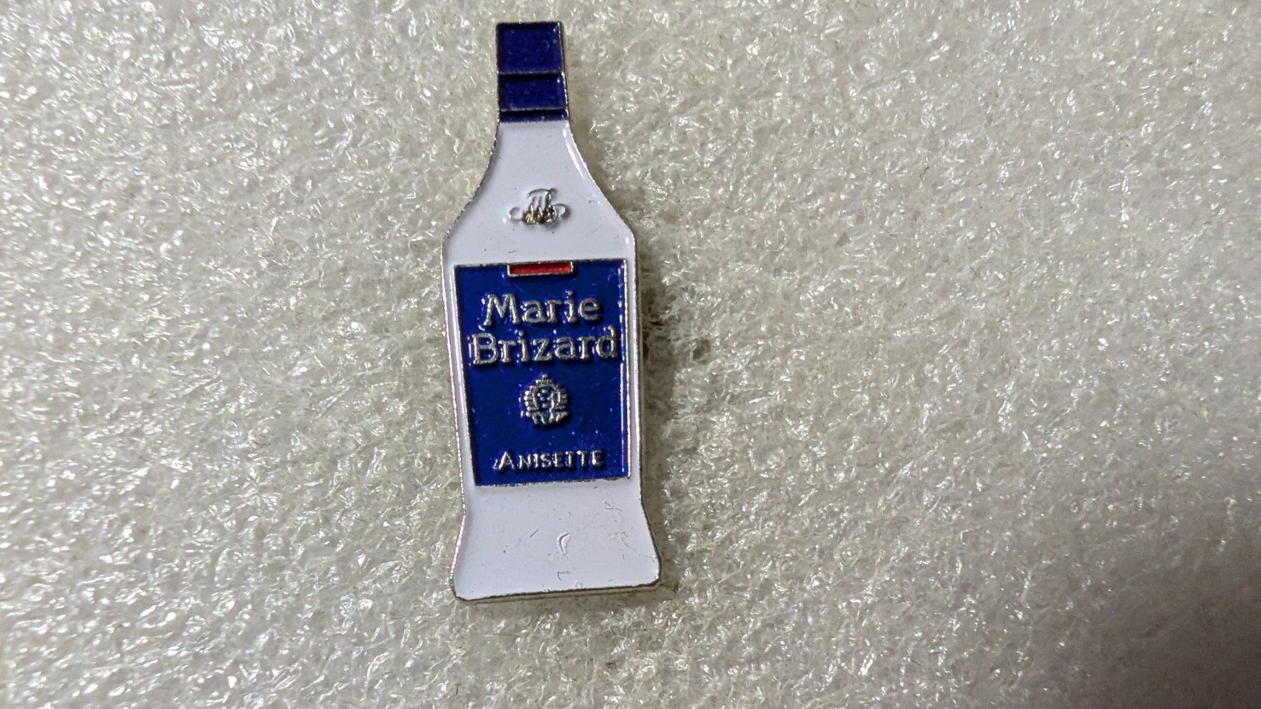 Placchette & Badge: Ansteckpin 206: Marie Brizard – Usato da Oppligen venduto da Pin-Fall-Shop