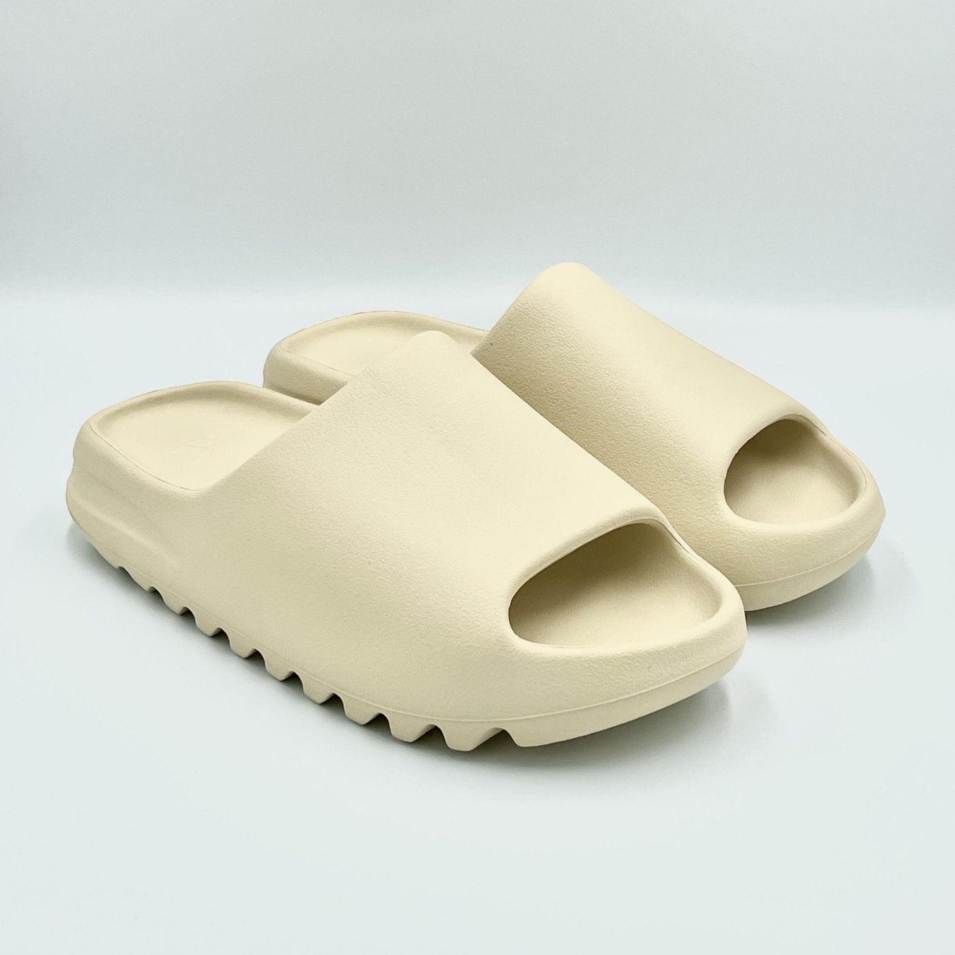 Adidas Scarpe da uomo: Adidas Yeezy Slide Bone EU 38 – Nuovo e nell'imballaggio originale da Erlinsbach venduto da sasneakers