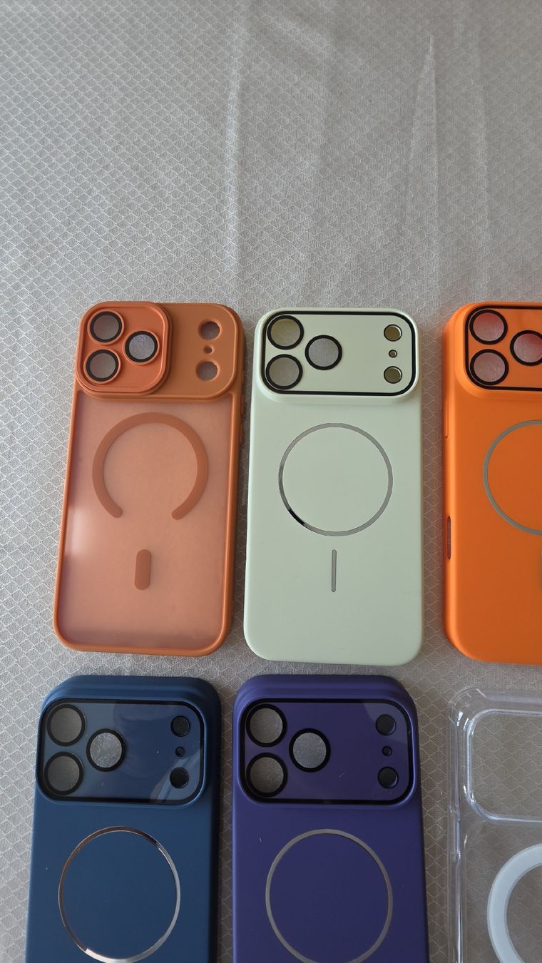 Apple Coques & Protection écran: Coques pour iPhone 17 Pro max – Neuf avec emballage d'origine à Martigny par IB_Store 4