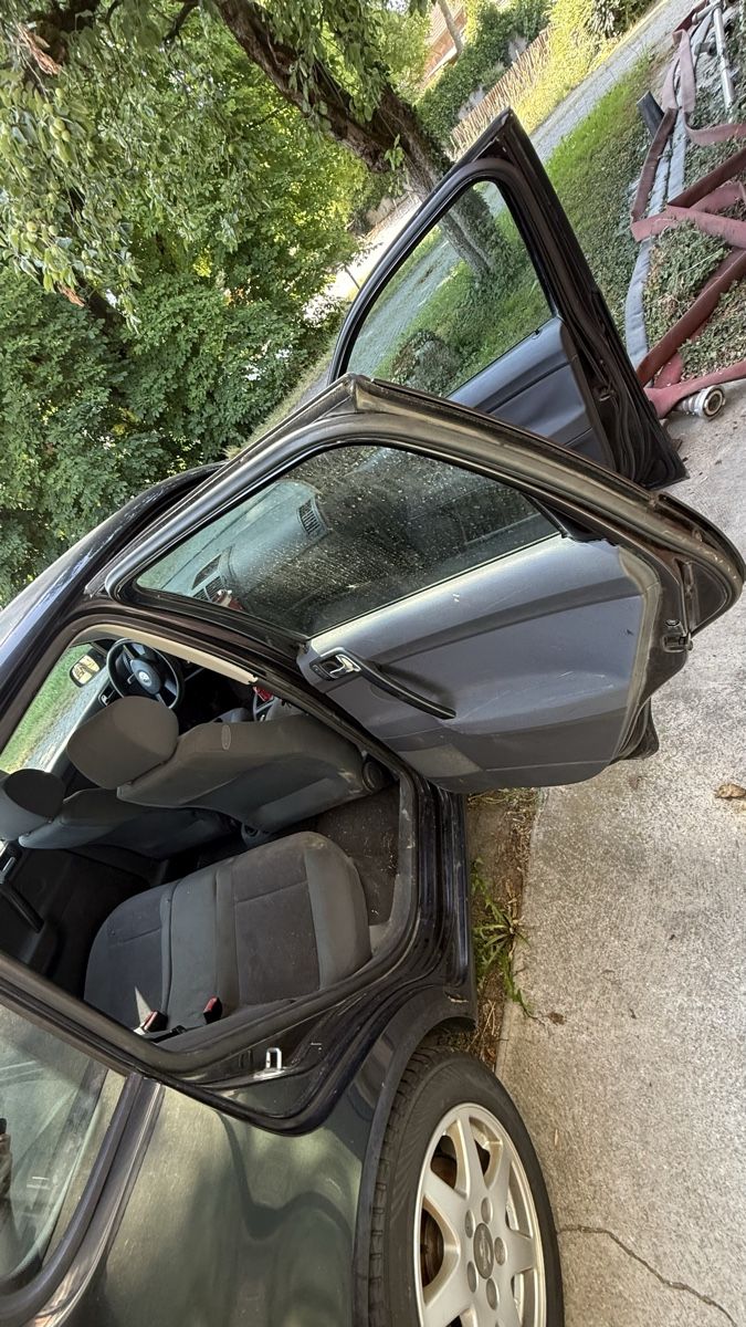 VW Autos: VW polo 9n  – D'occasion à Kernenried par Floerus_Waerchstat 4