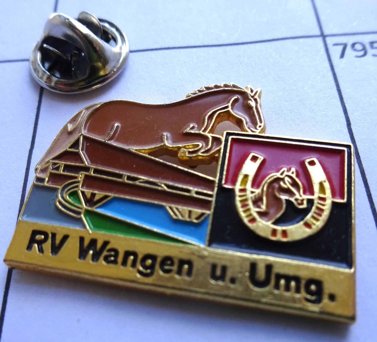 Plaquettes & Badges: Pin Pferde Reitverein Wangen a.A. – D'occasion à Utzenstorf par BUtter81