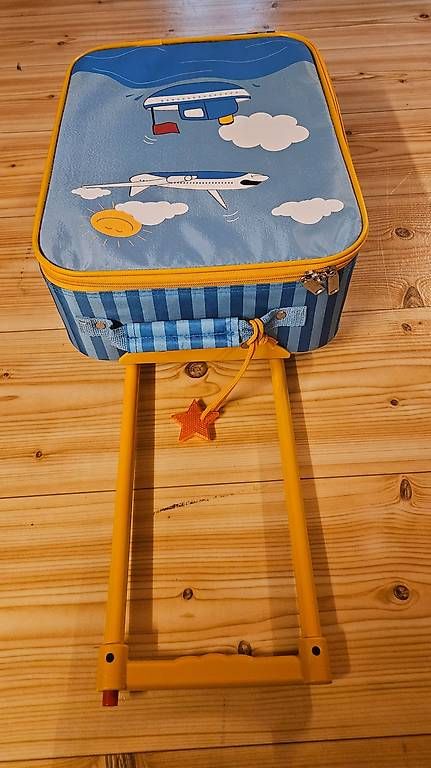 Valigie: Kinder Roll-Koffer – Usato da Erstfeld venduto da nan_6f9p 2