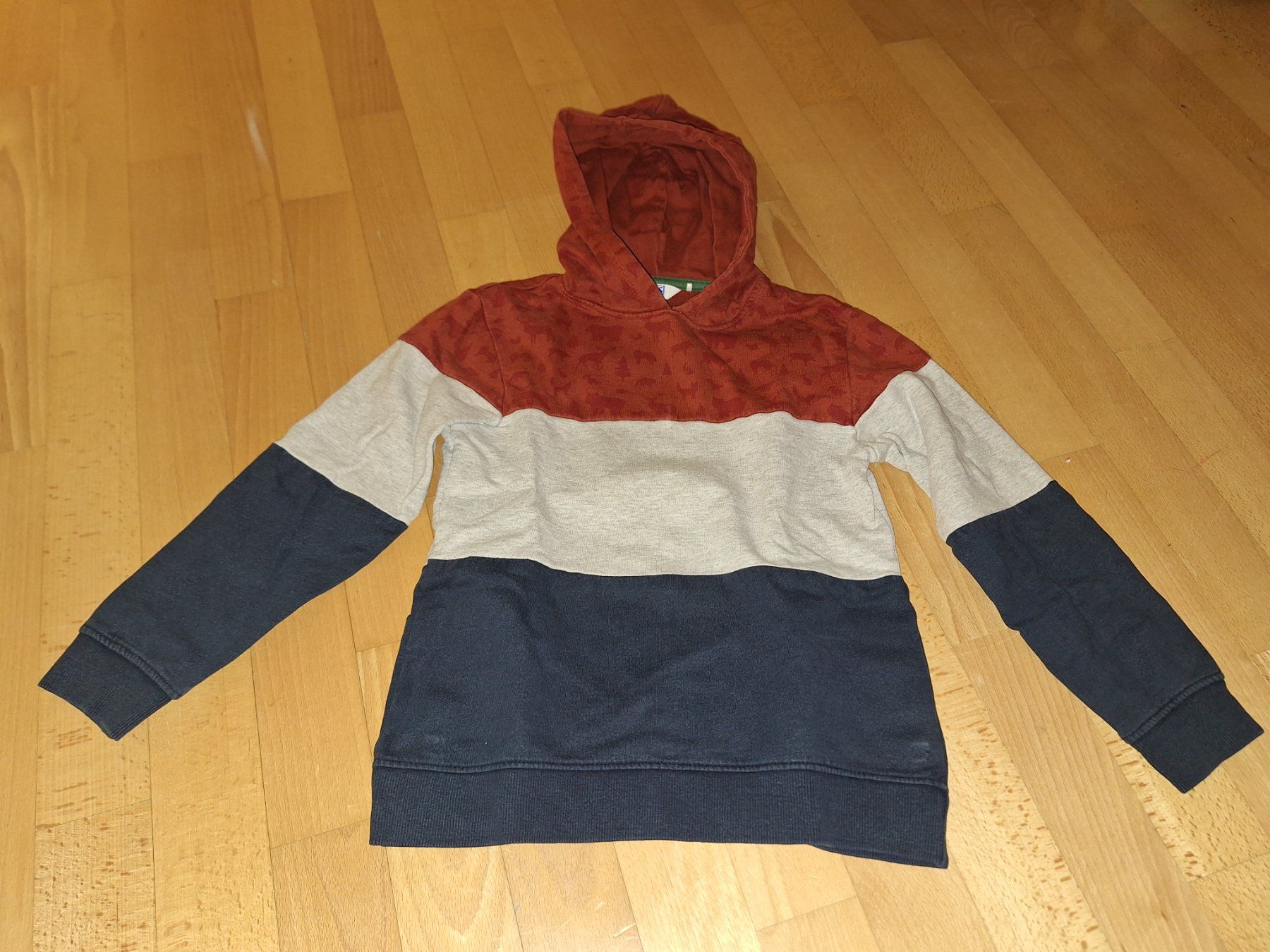 Pullover & Sweatshirts: Kapuzenpullover von Kids Gr. 128 – Gebraucht aus Oberrieden von