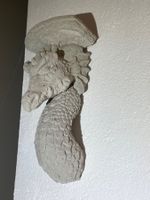 Drachenkopf, wetterfest aus Beton mit Aufhängevorrichtung