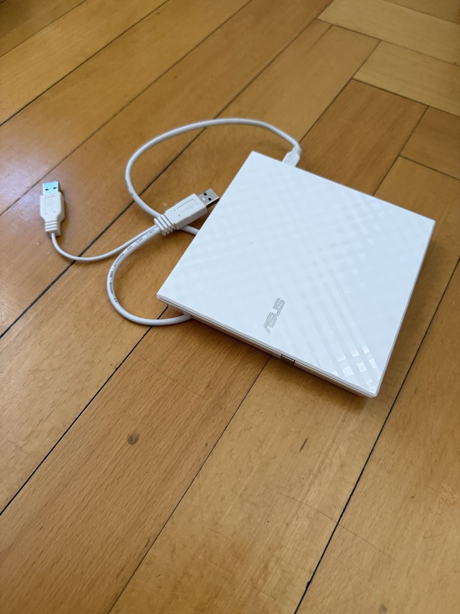Asus Systèmes audio & multimédias: Asus CD reader for computers – D'occasion à Genève par kentdelahaye