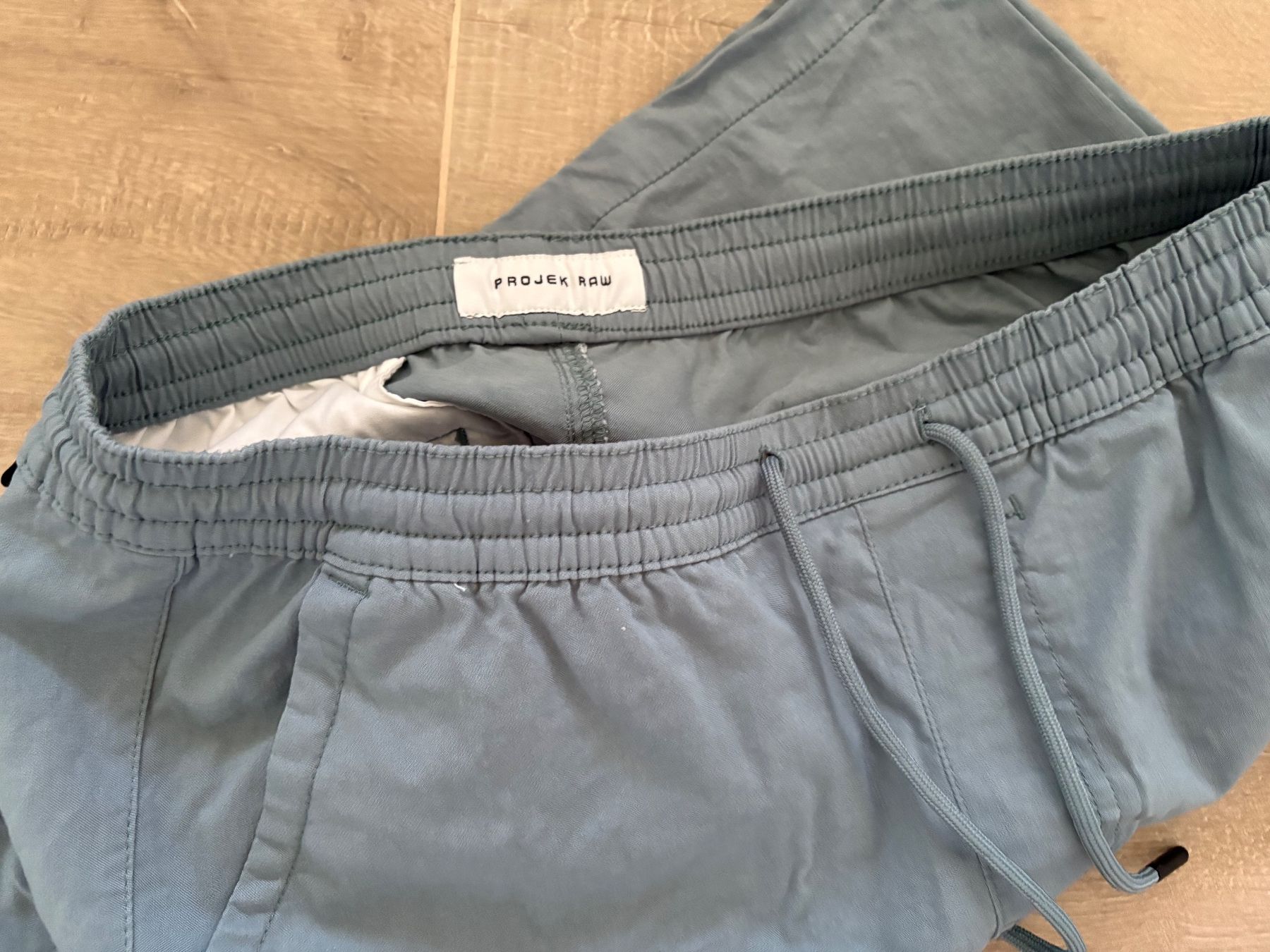 Pantaloni: Shorts bleu PROJEK taille M  bon état – Usato da Lausanne venduto da opi_92cn 4