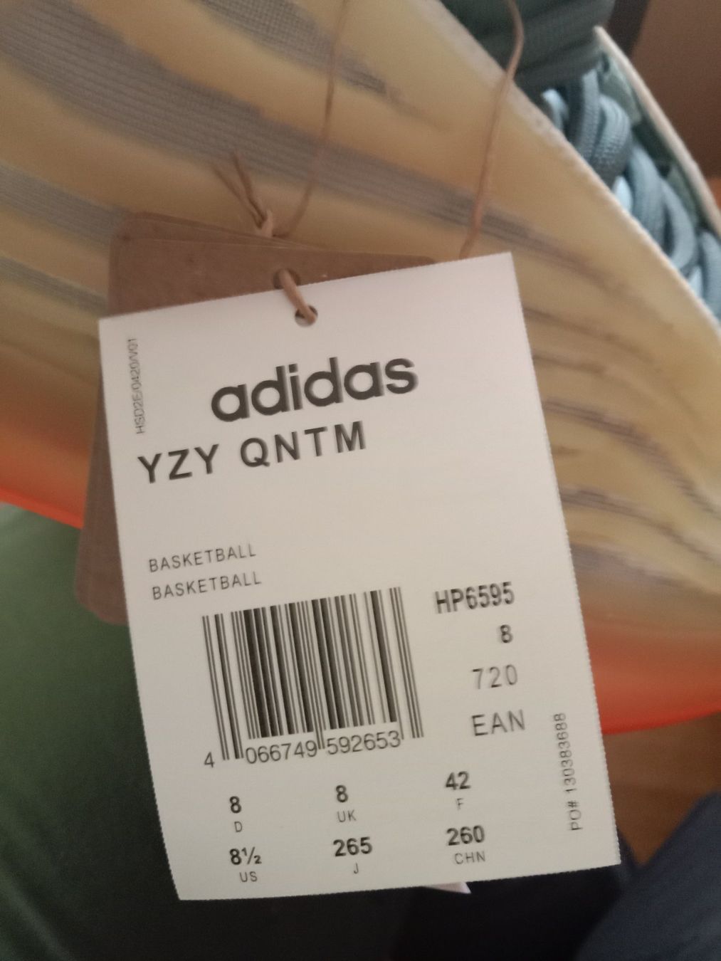 Adidas Scarpe da uomo: Adidas YZY QNTM – Nuovo e nell'imballaggio originale da Sevelen venduto da Mikey_1988 2