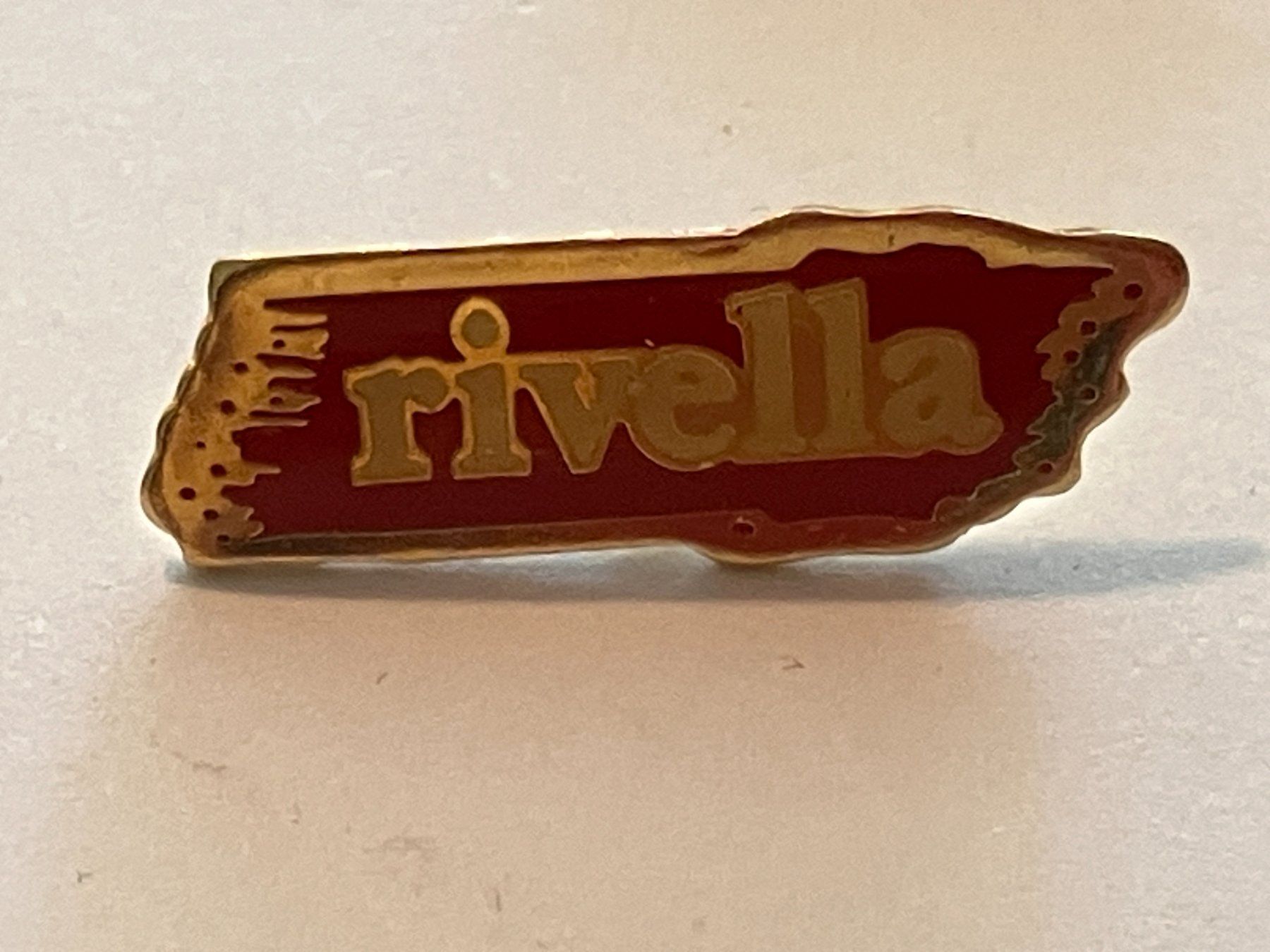 Plaketten & Abzeichen: 1 Pin Rivella – Gebraucht aus Basel von djwwpp