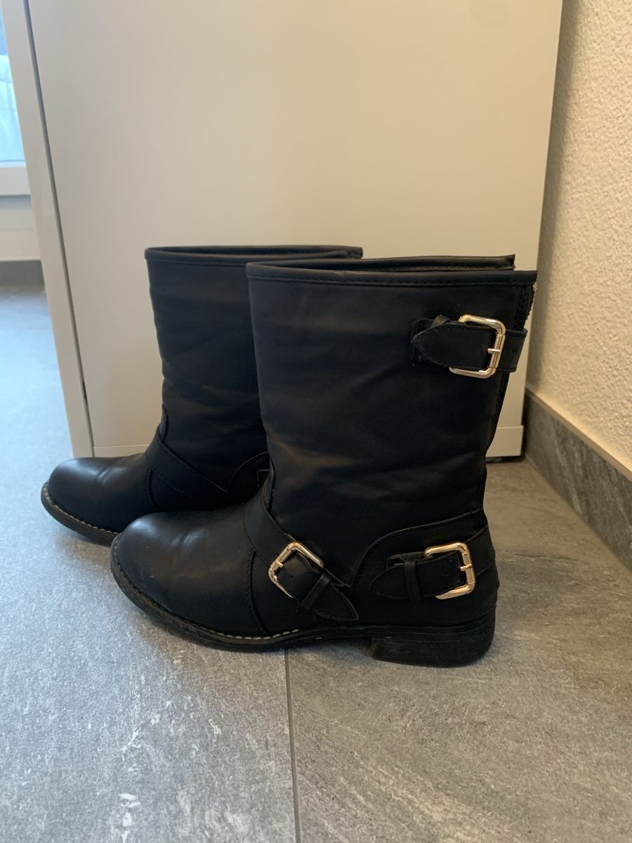 Scarpe da donna: Stiefeletten Farbe schwarz, Grösse 38 – Usato da Einsiedeln venduto da important__