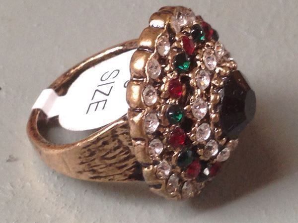Anelli: Sehr Eleganter und Brillanter Ring – Nuovo (secondo la descrizione) da Schaffhausen venduto da vintageville 3