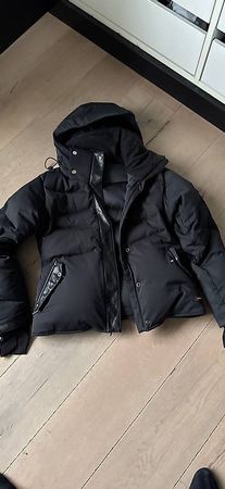 Schwarze Capranea Daunenjacke  Grösse 36