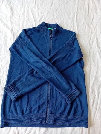 Dunkelblaue UCB Strickjacke, 11-12J